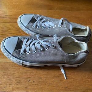 Converse low top Womens size 7
